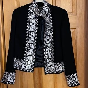 Beautiful embroidered jacket🖤